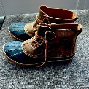 Sorel ankle boots size 8